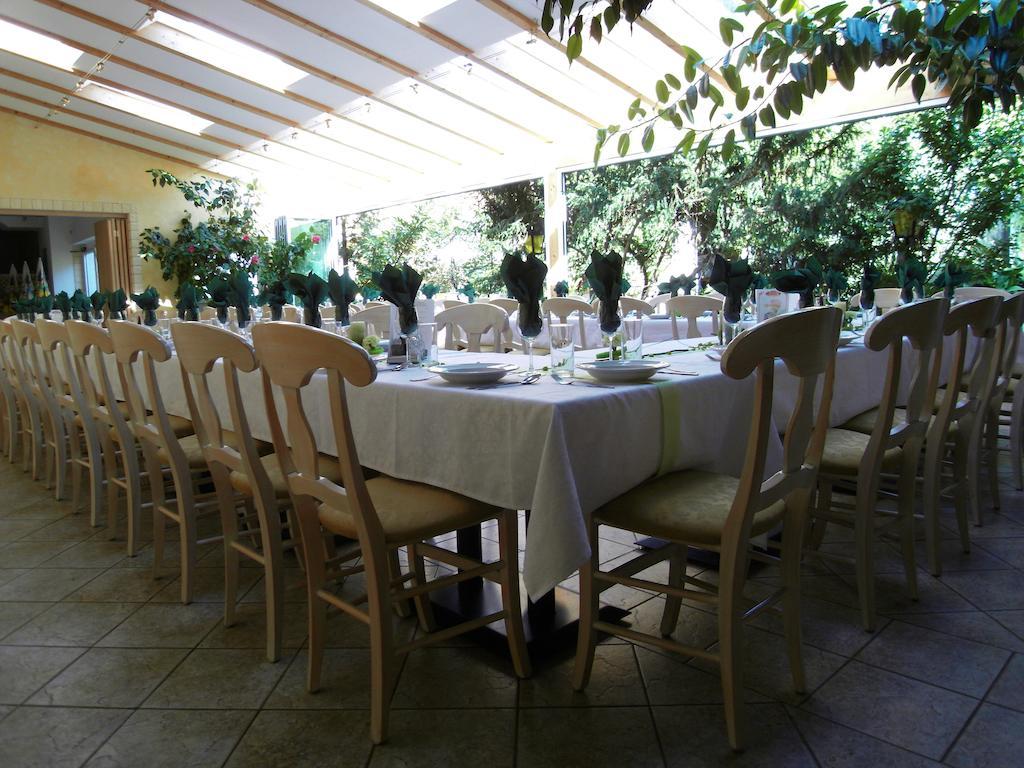 Weinhotel Kirchenwirt Gols Ngoại thất bức ảnh
