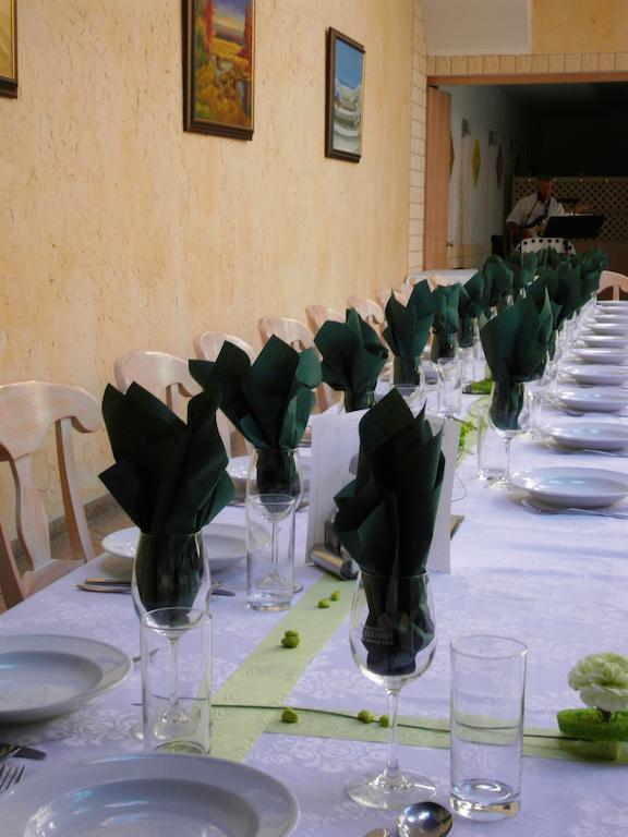 Weinhotel Kirchenwirt Gols Ngoại thất bức ảnh