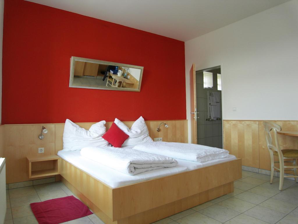 Weinhotel Kirchenwirt Gols Phòng bức ảnh
