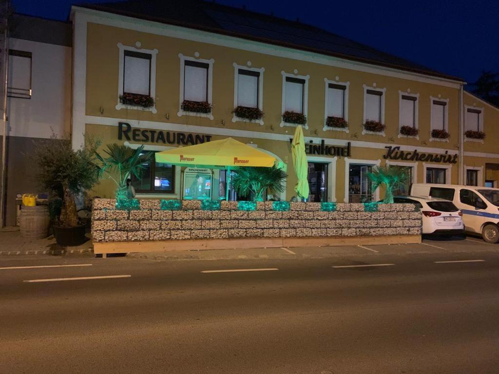 Weinhotel Kirchenwirt Gols Ngoại thất bức ảnh