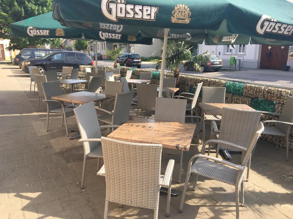 Weinhotel Kirchenwirt Gols Ngoại thất bức ảnh