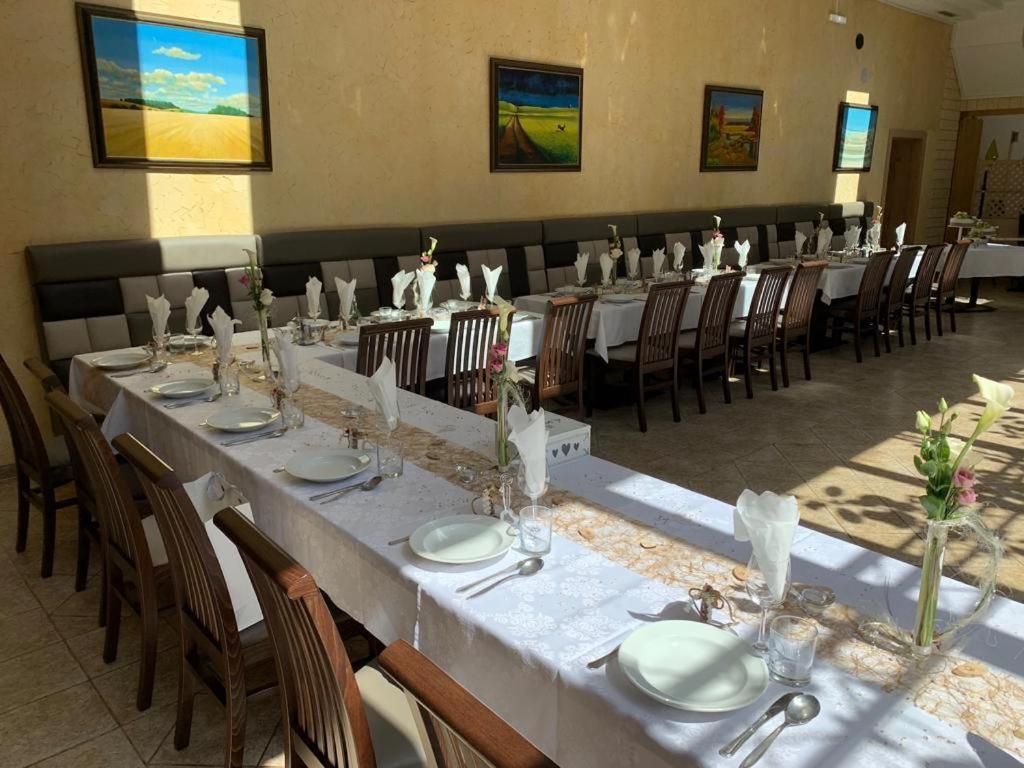 Weinhotel Kirchenwirt Gols Ngoại thất bức ảnh